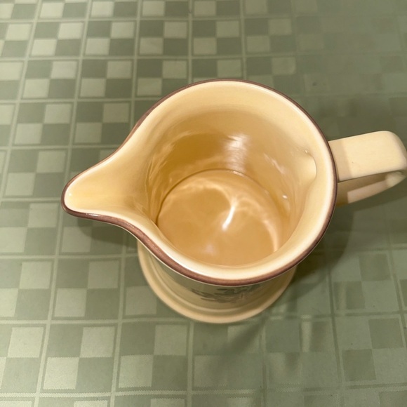 Pfaltzgraff Village - Picture 5 of 11